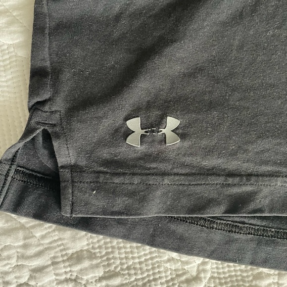 Under Armour soft workout shorts (women) - Picture 3 of 5